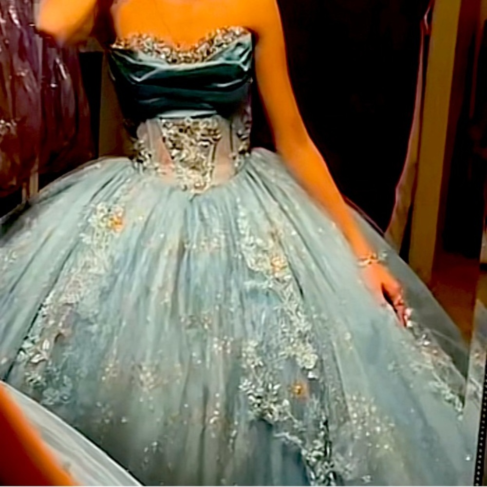 Quinceañera dress  size 11-15